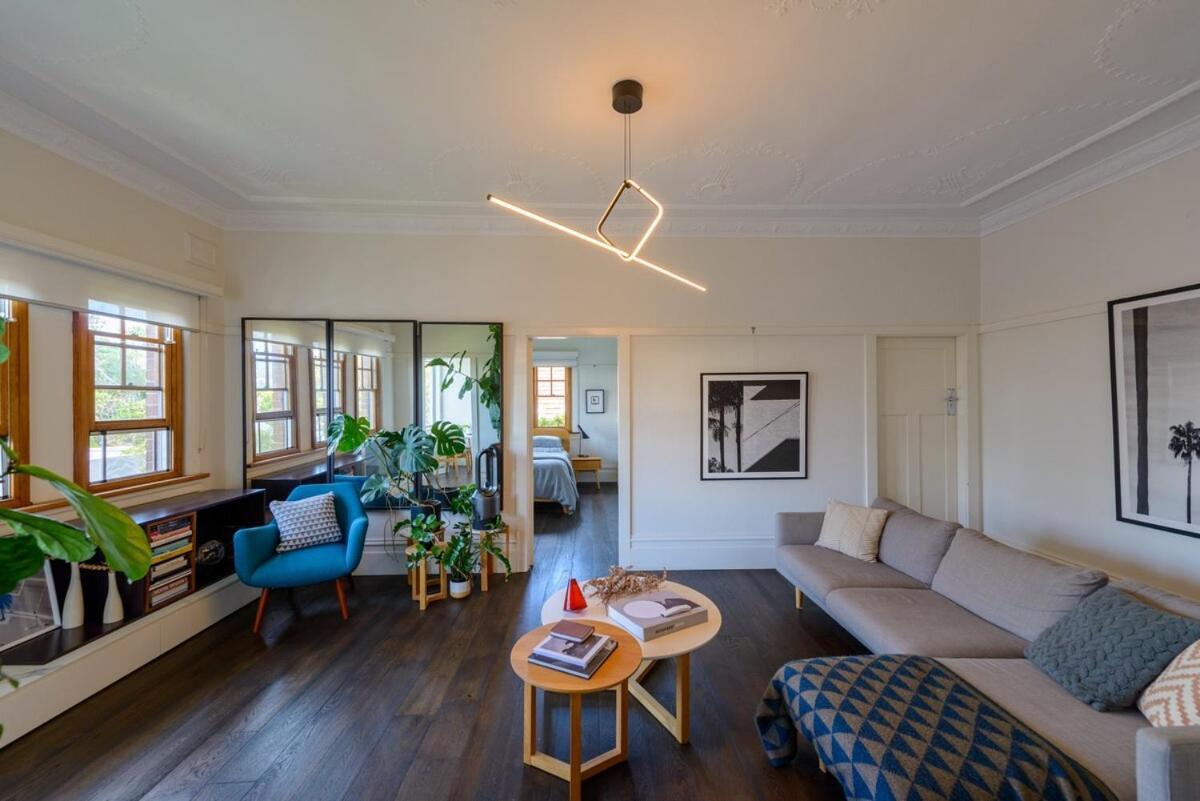 Apartment K U R R A B A P O I N T Harbourside Luxury *
